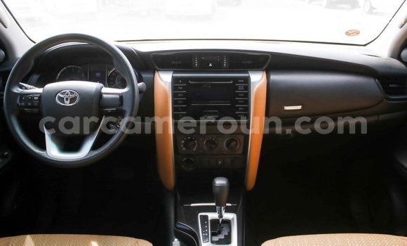 Acheter Import Voiture Toyota Fortuner Blanc à Import - Dubai, Adamawa Acheter Import Voiture Toyota Fortuner Blanc à Import - Dubai, Adamawa