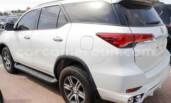Acheter Import Voiture Toyota Fortuner Blanc à Import - Dubai, Adamawa Acheter Import Voiture Toyota Fortuner Blanc à Import - Dubai, Adamawa