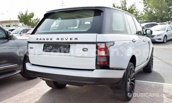 Acheter Import Voiture Land Rover Range Rover Blanc à Import - Dubai, Adamawa Acheter Import Voiture Land Rover Range Rover Blanc à Import - Dubai, Adamawa