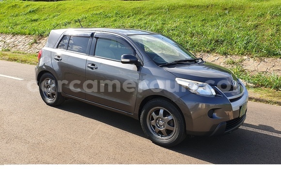 Sayi Imported Toyota Urban Cruiser Azurfa Mota in Yaounde a Babban Kamaru Sayi Imported Toyota Urban Cruiser Azurfa Mota in Yaounde a Babban Kamaru