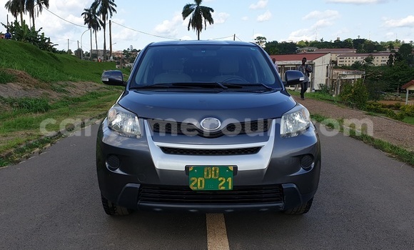 Sayi Imported Toyota Urban Cruiser Azurfa Mota in Yaounde a Babban Kamaru Sayi Imported Toyota Urban Cruiser Azurfa Mota in Yaounde a Babban Kamaru