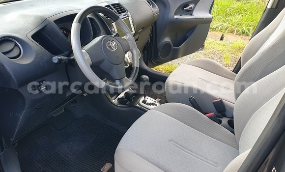 Sayi Imported Toyota Urban Cruiser Azurfa Mota in Yaounde a Babban Kamaru Sayi Imported Toyota Urban Cruiser Azurfa Mota in Yaounde a Babban Kamaru