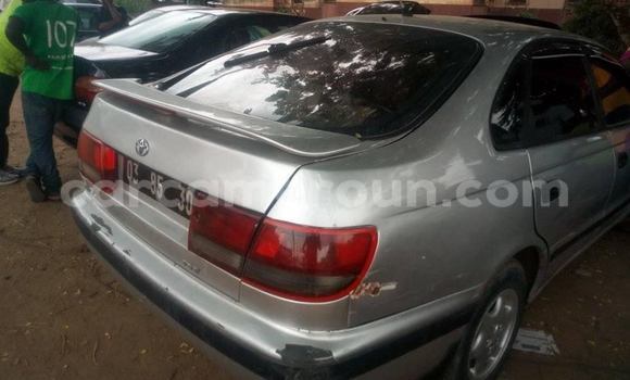 Sayi Na hannu Toyota Carina E Azurfa Mota in Douala a Ƙasar Kamaru Sayi Na hannu Toyota Carina E Azurfa Mota in Douala a Ƙasar Kamaru