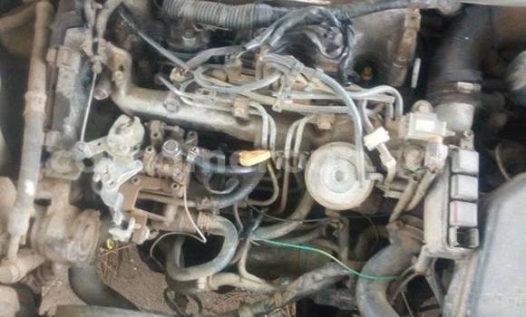 Sayi Na hannu Toyota Carina E Azurfa Mota in Douala a Ƙasar Kamaru Sayi Na hannu Toyota Carina E Azurfa Mota in Douala a Ƙasar Kamaru