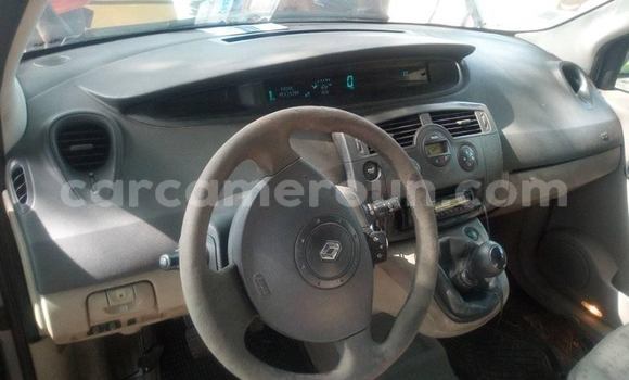 Sayi Na hannu Renault Scenic Blue Mota in Douala a Ƙasar Kamaru Sayi Na hannu Renault Scenic Blue Mota in Douala a Ƙasar Kamaru