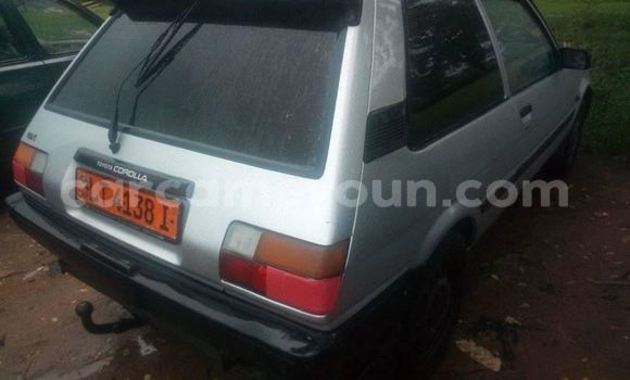 Sayi Na hannu Toyota Corolla Azurfa Mota in Douala a Ƙasar Kamaru Sayi Na hannu Toyota Corolla Azurfa Mota in Douala a Ƙasar Kamaru