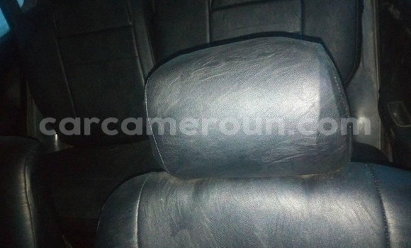 Sayi Na hannu Toyota Corolla Sauran Mota in Douala a Ƙasar Kamaru Sayi Na hannu Toyota Corolla Sauran Mota in Douala a Ƙasar Kamaru