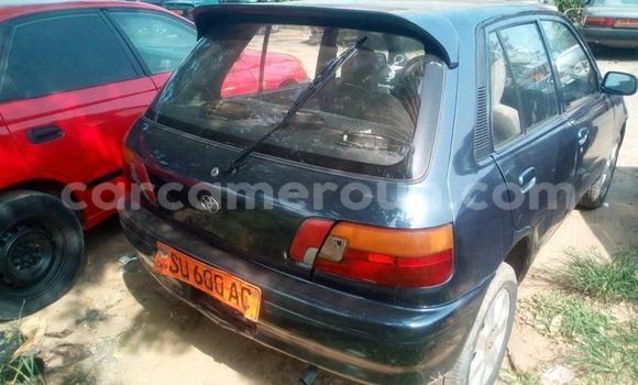 Sayi Na hannu Toyota Starlet Blue Mota in Douala a Ƙasar Kamaru Sayi Na hannu Toyota Starlet Blue Mota in Douala a Ƙasar Kamaru