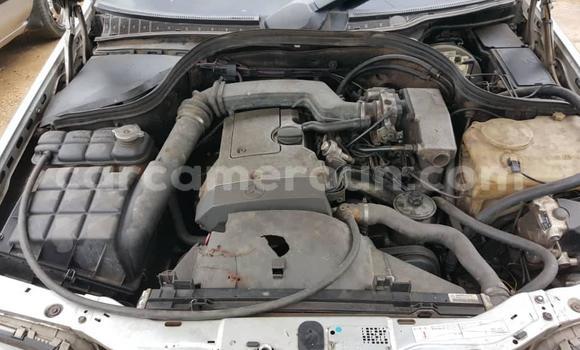 Sayi Na hannu Mercedes‒Benz C–Class Azurfa Mota in Douala a Ƙasar Kamaru Sayi Na hannu Mercedes‒Benz C–Class Azurfa Mota in Douala a Ƙasar Kamaru