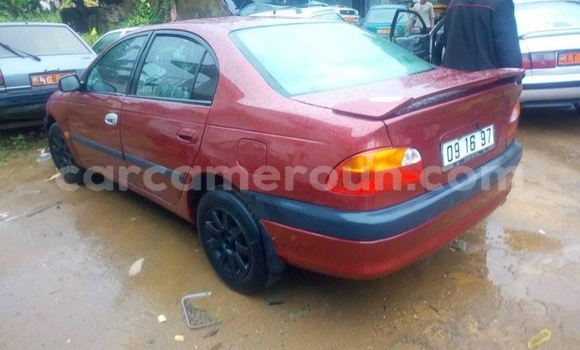Sayi Na hannu Toyota Avensis Red Mota in Douala a Ƙasar Kamaru Sayi Na hannu Toyota Avensis Red Mota in Douala a Ƙasar Kamaru