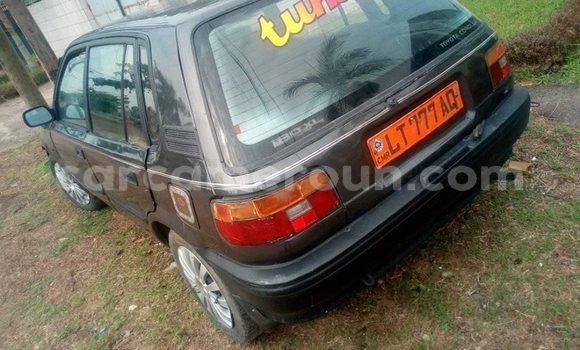 Sayi Na hannu Toyota Corolla Sauran Mota in Douala a Ƙasar Kamaru Sayi Na hannu Toyota Corolla Sauran Mota in Douala a Ƙasar Kamaru