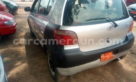 Sayi Na hannu Toyota Yaris Azurfa Mota in Douala a Ƙasar Kamaru Sayi Na hannu Toyota Yaris Azurfa Mota in Douala a Ƙasar Kamaru