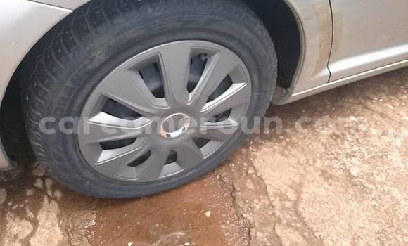 Acheter Occasion Voiture Toyota Avensis Gris à Yaoundé, Central Cameroon Acheter Occasion Voiture Toyota Avensis Gris à Yaoundé, Central Cameroon