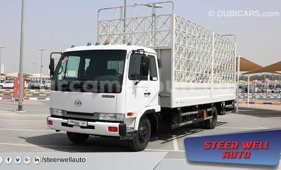 Acheter Import Voiture Nissan 350Z Blanc à Import - Dubai, Adamawa Acheter Import Voiture Nissan 350Z Blanc à Import - Dubai, Adamawa