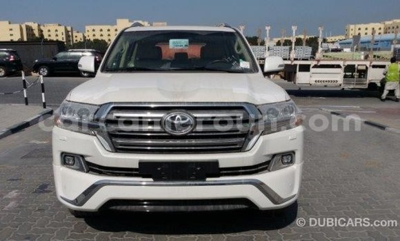 Sayi Imported Toyota Land Cruiser White Mota in Import - Dubai a Adamawa Sayi Imported Toyota Land Cruiser White Mota in Import - Dubai a Adamawa
