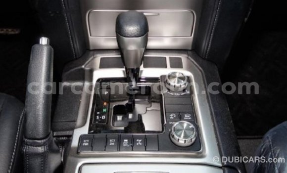 Sayi Imported Toyota Land Cruiser White Mota in Import - Dubai a Adamawa Sayi Imported Toyota Land Cruiser White Mota in Import - Dubai a Adamawa