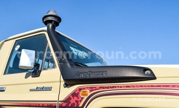 Acheter Import Voiture Toyota Land Cruiser Beige à Import - Dubai, Adamawa Acheter Import Voiture Toyota Land Cruiser Beige à Import - Dubai, Adamawa