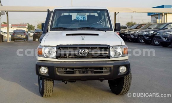 Acheter Import Voiture Toyota Pickup Blanc à Import - Dubai, Adamawa Acheter Import Voiture Toyota Pickup Blanc à Import - Dubai, Adamawa