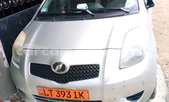 Acheter Occasion Voiture Toyota Yaris Gris à Yaoundé, Central Cameroon Acheter Occasion Voiture Toyota Yaris Gris à Yaoundé, Central Cameroon