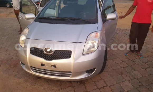 Acheter Occasion Voiture Toyota Yaris Gris à Yaoundé, Central Cameroon Acheter Occasion Voiture Toyota Yaris Gris à Yaoundé, Central Cameroon