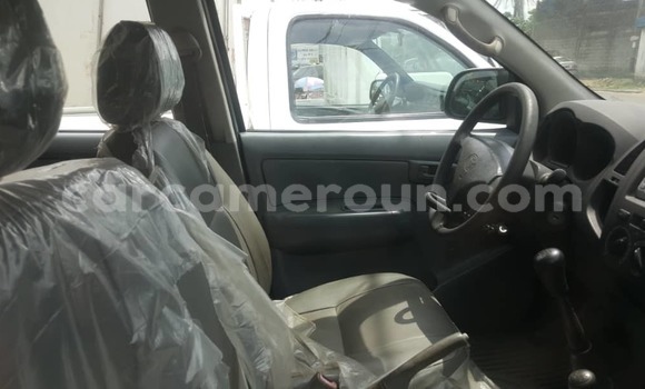 Acheter Occasion Voiture Toyota Hilux Surf Blanc à Yaoundé, Central Cameroon Acheter Occasion Voiture Toyota Hilux Surf Blanc à Yaoundé, Central Cameroon