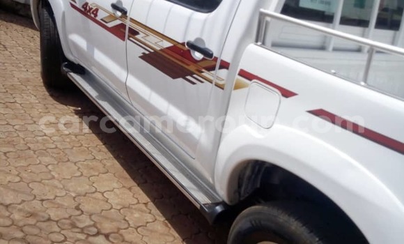 Acheter Occasion Voiture Toyota Hilux Blanc à Yaoundé, Central Cameroon Acheter Occasion Voiture Toyota Hilux Blanc à Yaoundé, Central Cameroon