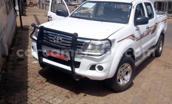 Acheter Occasion Voiture Toyota Hilux Blanc à Yaoundé, Central Cameroon Acheter Occasion Voiture Toyota Hilux Blanc à Yaoundé, Central Cameroon
