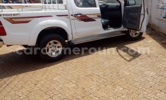 Acheter Occasion Voiture Toyota Hilux Blanc à Yaoundé, Central Cameroon Acheter Occasion Voiture Toyota Hilux Blanc à Yaoundé, Central Cameroon