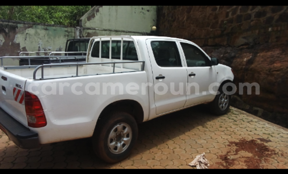 Acheter Occasion Voiture Toyota Hilux Blanc à Yaoundé, Central Cameroon Acheter Occasion Voiture Toyota Hilux Blanc à Yaoundé, Central Cameroon