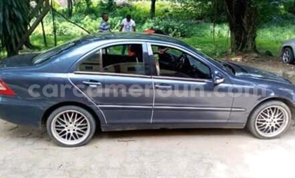 Acheter Occasion Voiture Mercedes Viano Noir à Yaoundé, Central Cameroon Acheter Occasion Voiture Mercedes Viano Noir à Yaoundé, Central Cameroon