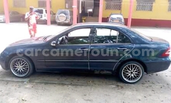 Acheter Occasion Voiture Mercedes Viano Noir à Yaoundé, Central Cameroon Acheter Occasion Voiture Mercedes Viano Noir à Yaoundé, Central Cameroon