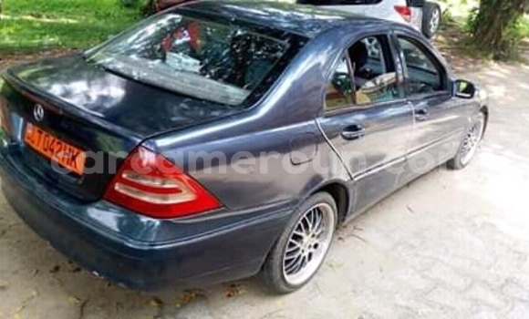 Acheter Occasion Voiture Mercedes Viano Noir à Yaoundé, Central Cameroon Acheter Occasion Voiture Mercedes Viano Noir à Yaoundé, Central Cameroon