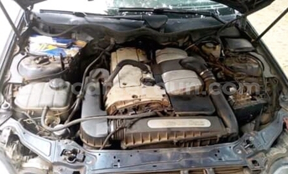 Acheter Occasion Voiture Mercedes Viano Noir à Yaoundé, Central Cameroon Acheter Occasion Voiture Mercedes Viano Noir à Yaoundé, Central Cameroon