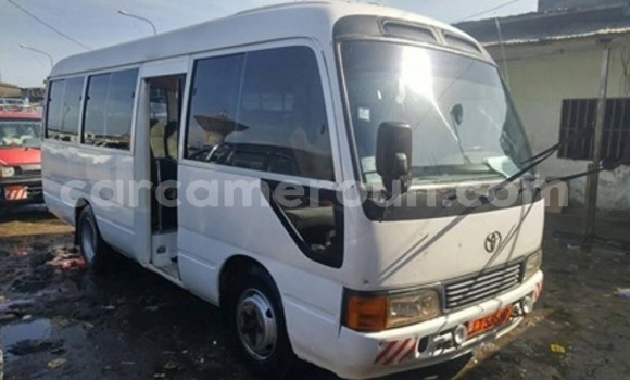 Buy Used Toyota Hiace White Car in Douala in Littoral Cameroon Buy Used Toyota Hiace White Car in Douala in Littoral Cameroon