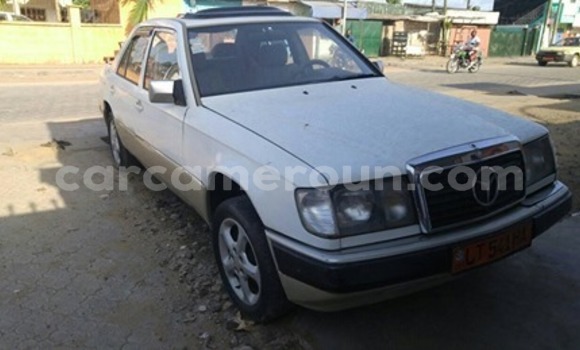 Buy Used Mercedes‒Benz 190 White Car in Douala in Littoral Cameroon Buy Used Mercedes‒Benz 190 White Car in Douala in Littoral Cameroon