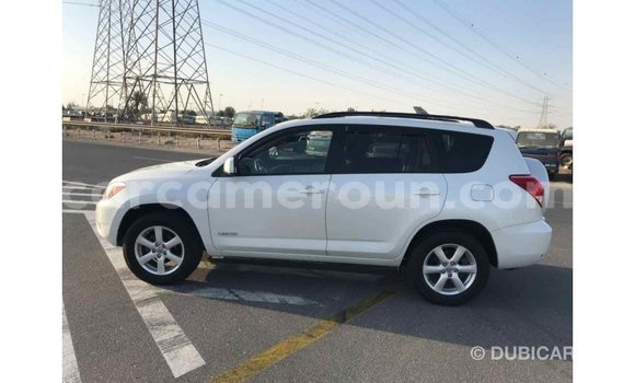 Acheter Import Voiture Toyota 4Runner Blanc à Import - Dubai, Adamawa Acheter Import Voiture Toyota 4Runner Blanc à Import - Dubai, Adamawa