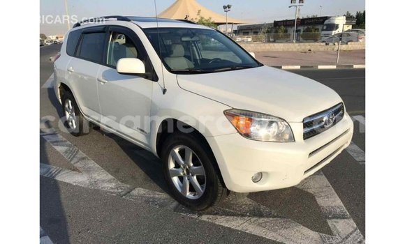 Acheter Import Voiture Toyota 4Runner Blanc à Import - Dubai, Adamawa Acheter Import Voiture Toyota 4Runner Blanc à Import - Dubai, Adamawa