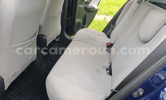 Acheter Import Voiture Toyota IST Bleu à Yaoundé, Central Cameroon Acheter Import Voiture Toyota IST Bleu à Yaoundé, Central Cameroon