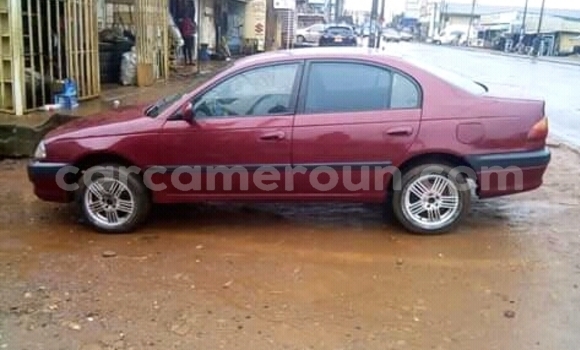 Acheter Occasion Voiture Toyota Avensis Rouge à Yaoundé, Central Cameroon Acheter Occasion Voiture Toyota Avensis Rouge à Yaoundé, Central Cameroon