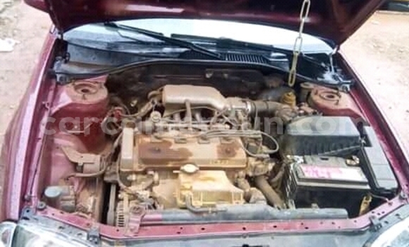 Acheter Occasion Voiture Toyota Avensis Rouge à Yaoundé, Central Cameroon Acheter Occasion Voiture Toyota Avensis Rouge à Yaoundé, Central Cameroon