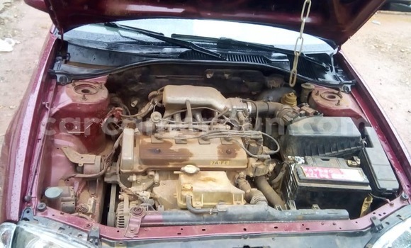 Acheter Occasion Voiture Toyota Avensis Rouge à Yaoundé, Central Cameroon Acheter Occasion Voiture Toyota Avensis Rouge à Yaoundé, Central Cameroon