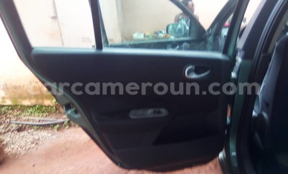 Acheter Occasion Voiture Renault Megane Vert à Yaoundé, Central Cameroon Acheter Occasion Voiture Renault Megane Vert à Yaoundé, Central Cameroon