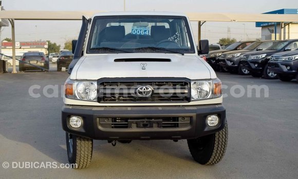 Sayi Imported Toyota Land Cruiser White Mota in Import - Dubai a Adamawa Sayi Imported Toyota Land Cruiser White Mota in Import - Dubai a Adamawa