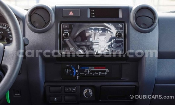 Sayi Imported Toyota Land Cruiser White Mota in Import - Dubai a Adamawa Sayi Imported Toyota Land Cruiser White Mota in Import - Dubai a Adamawa