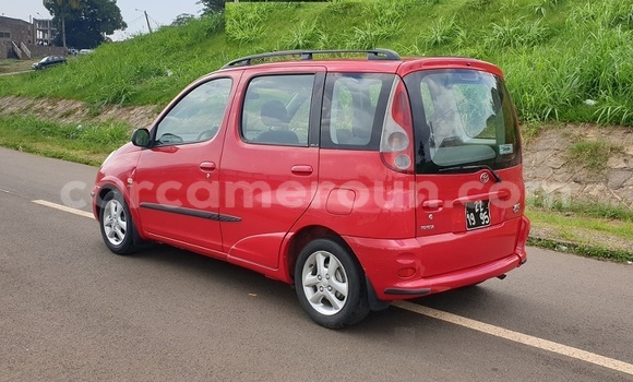 Acheter Import Voiture Toyota Yaris Verso Rouge à Yaoundé, Central Cameroon Acheter Import Voiture Toyota Yaris Verso Rouge à Yaoundé, Central Cameroon