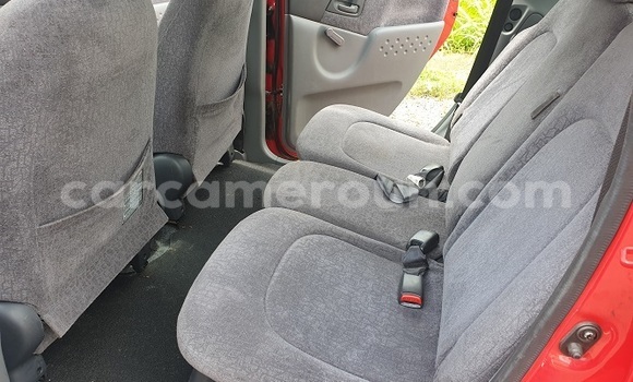 Acheter Import Voiture Toyota Yaris Verso Rouge à Yaoundé, Central Cameroon Acheter Import Voiture Toyota Yaris Verso Rouge à Yaoundé, Central Cameroon