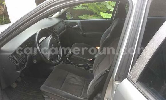 Sayi Na hannu Opel Vectra Azurfa Mota in Douala a Ƙasar Kamaru Sayi Na hannu Opel Vectra Azurfa Mota in Douala a Ƙasar Kamaru