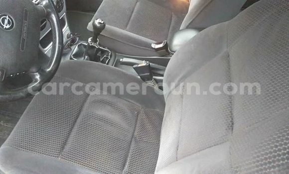 Sayi Na hannu Opel Vectra Azurfa Mota in Douala a Ƙasar Kamaru Sayi Na hannu Opel Vectra Azurfa Mota in Douala a Ƙasar Kamaru