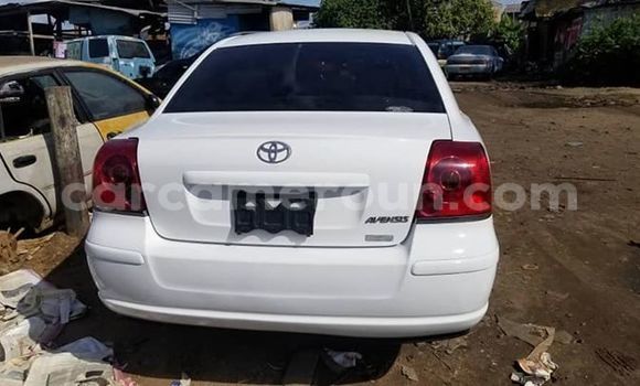 Sayi Na hannu Toyota Avensis White Mota in Douala a Ƙasar Kamaru Sayi Na hannu Toyota Avensis White Mota in Douala a Ƙasar Kamaru