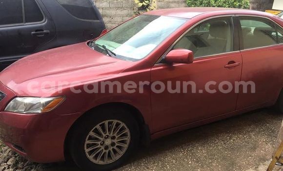 Sayi Na hannu Toyota Camry Red Mota in Douala a Ƙasar Kamaru Sayi Na hannu Toyota Camry Red Mota in Douala a Ƙasar Kamaru